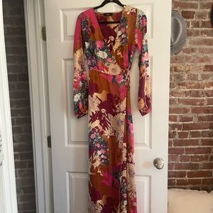 Lulus’s Put On A Smile Floral Wrap Dress Small